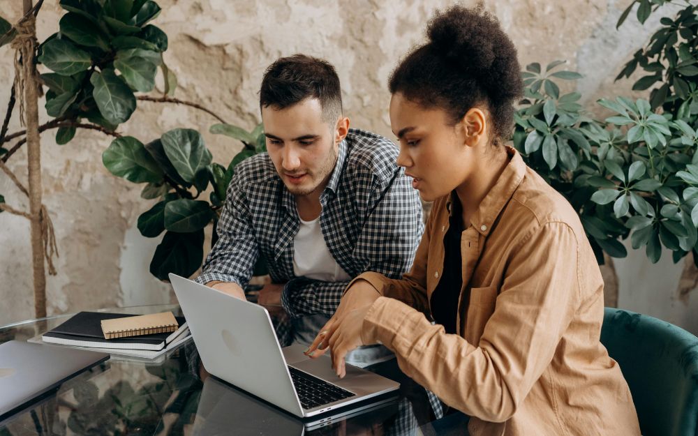 Six strategic investment moves for mid-career women Six strategic investment moves for mid-career women